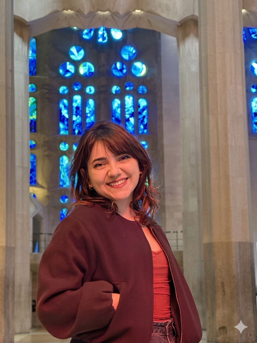 Rebeca Natalie's picture, smiling at the camera